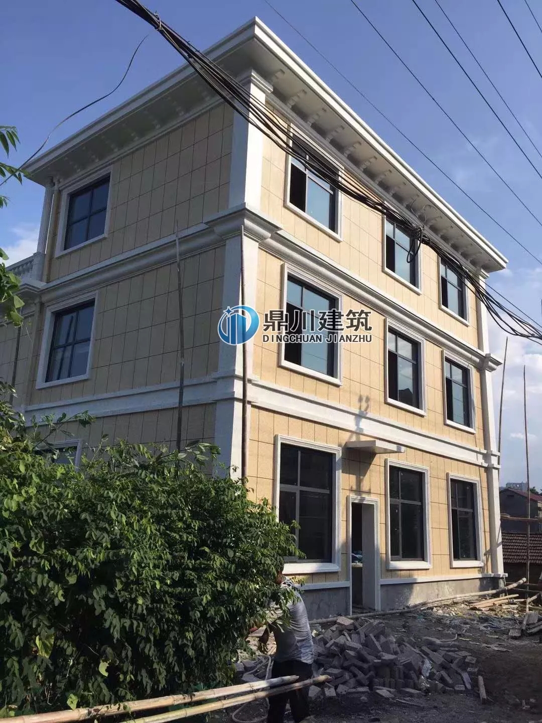 【案例】農(nóng)村建房火爆的三層帶露臺簡歐小別墅，看了案例都想蓋！