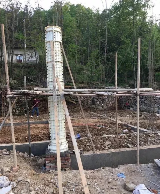 農村自建房巧用羅馬柱，讓房子高端大氣還不貴！