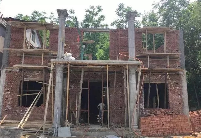農村自建房巧用羅馬柱，讓房子高端大氣還不貴！