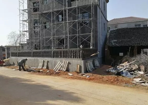 【自建房案例】網友30萬蓋三層自建房，建成效果讓鄰居紛紛仿建！