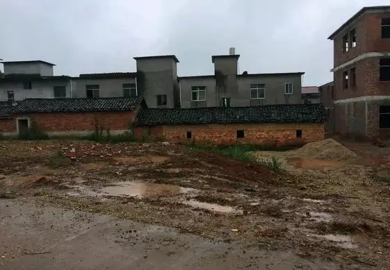 【自建房案例】網友30萬蓋三層自建房，建成效果讓鄰居紛紛仿建！