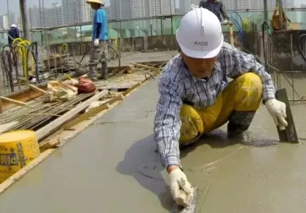 農村建房澆筑完水泥還要灑幾天水？