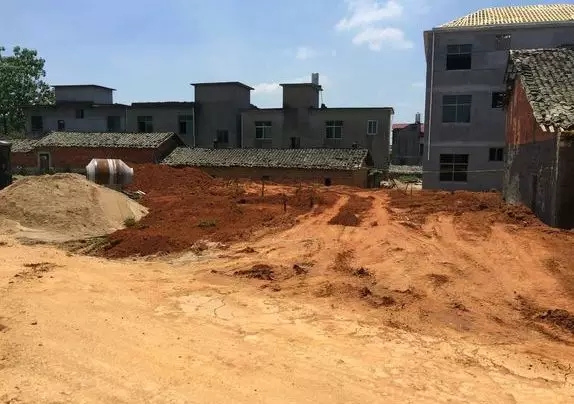 【自建房案例】網友30萬蓋三層自建房，建成效果讓鄰居紛紛仿建！